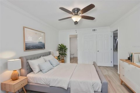 Condo in New Port Richey, Florida, 1 bedroom  № 2165904 - photo 19