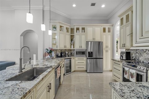 House in Miramar, Florida 4 bedrooms, 257.34 sq.m. № 1872341 - photo 17