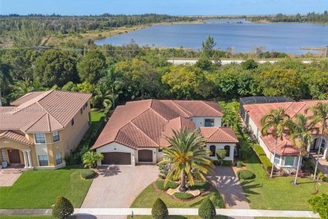 House in Miramar, Florida 4 bedrooms, 257.34 sq.m. № 1872341 - photo 8