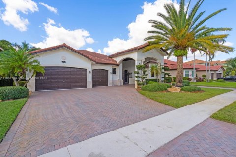 House in Miramar, Florida 4 bedrooms, 257.34 sq.m. № 1872341 - photo 1