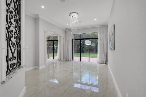 House in Miramar, Florida 4 bedrooms, 257.34 sq.m. № 1872341 - photo 11