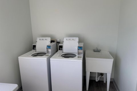 Condo in Fort Lauderdale, Florida, 2 bedrooms  № 2403888 - photo 17