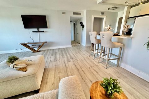Condo in Fort Lauderdale, Florida, 2 bedrooms  № 2403888 - photo 6