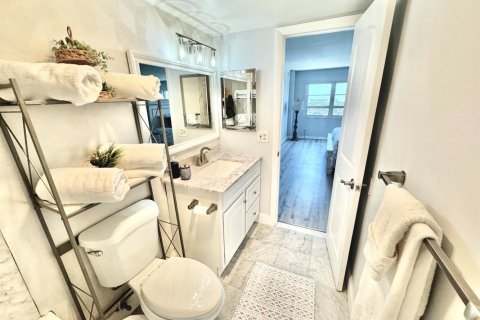 Condo in Fort Lauderdale, Florida, 2 bedrooms  № 2403888 - photo 8