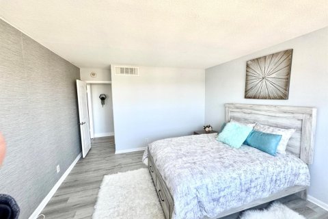 Condo in Fort Lauderdale, Florida, 2 bedrooms  № 2403888 - photo 13