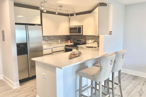 Condo in Fort Lauderdale, Florida, 2 bedrooms  № 2403888 - photo 4