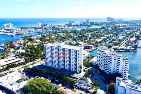 Condo in Fort Lauderdale, Florida, 2 bedrooms  № 2403888 - photo 3