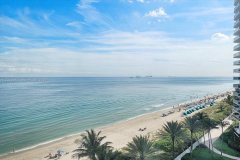 Condo in Fort Lauderdale, Florida, 3 bedrooms № 2274087 - photo 2