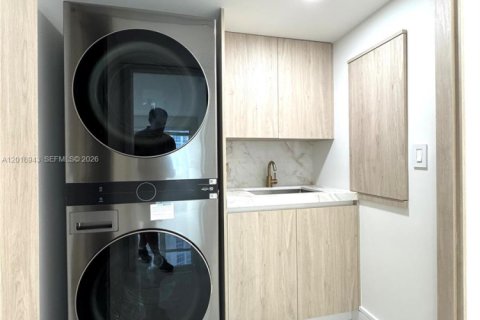 Condo in Fort Lauderdale, Florida, 3 bedrooms № 2274087 - photo 12