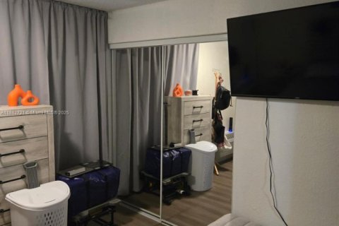 Купить кондоминиум в Майами, Флорида 1 спальня, 52.03м2, № 1836714 - фото 9
