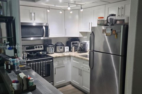 Купить кондоминиум в Майами, Флорида 1 спальня, 52.03м2, № 1836714 - фото 1