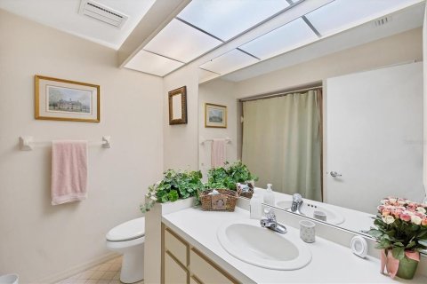 Condo in Sarasota, Florida, 2 bedrooms  № 1824039 - photo 18
