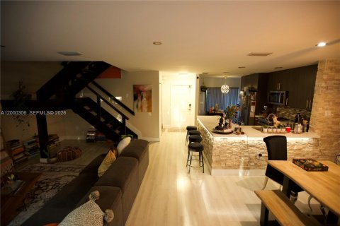Townhouse in Doral, Florida 3 bedrooms, 176.33 sq.m. № 2067268 - photo 3