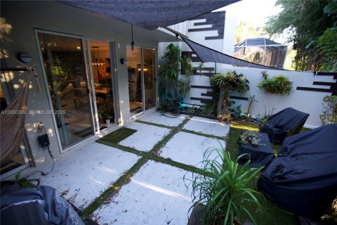 Townhouse in Doral, Florida 3 bedrooms, 176.33 sq.m. № 2067268 - photo 12