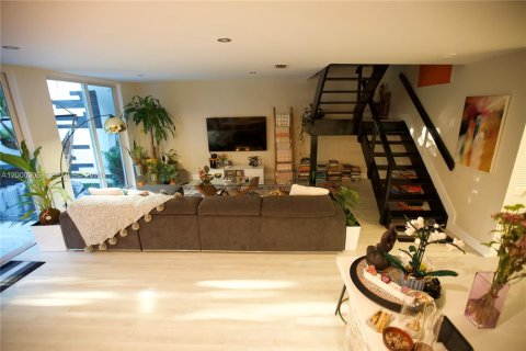 Townhouse in Doral, Florida 3 bedrooms, 176.33 sq.m. № 2067268 - photo 2