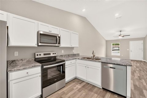 Commercial property in Ocala, Florida 4 bedrooms, 186.55 sq.m. № 2258917 - photo 16