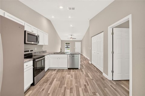 Commercial property in Ocala, Florida 4 bedrooms, 186.55 sq.m. № 2258917 - photo 15