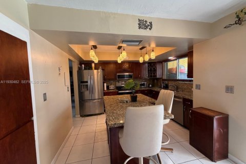 Villa ou maison à vendre à Miramar, Floride: 5 chambres, 163.04 m2 № 1990424 - photo 16