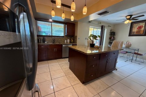 Villa ou maison à vendre à Miramar, Floride: 5 chambres, 163.04 m2 № 1990424 - photo 7