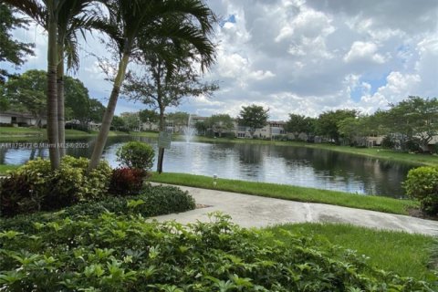 Купить кондоминиум в Лодердейл-Лейкс, Флорида 1 спальня, 63.55м2, № 2013044 - фото 16