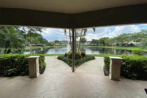 Купить кондоминиум в Лодердейл-Лейкс, Флорида 1 спальня, 63.55м2, № 2013044 - фото 17