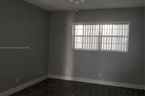 Купить кондоминиум в Лодердейл-Лейкс, Флорида 1 спальня, 63.55м2, № 2013044 - фото 10