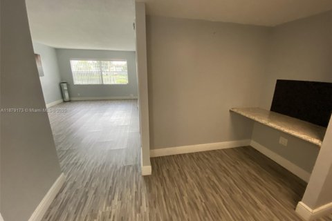 Купить кондоминиум в Лодердейл-Лейкс, Флорида 1 спальня, 63.55м2, № 2013044 - фото 8