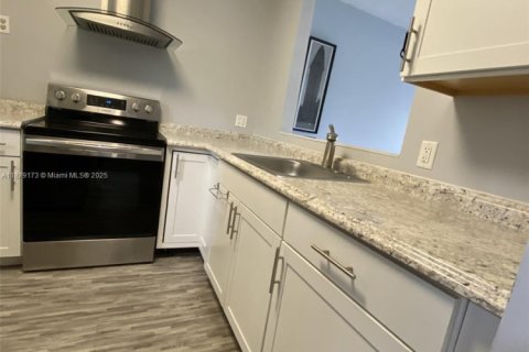 Купить кондоминиум в Лодердейл-Лейкс, Флорида 1 спальня, 63.55м2, № 2013044 - фото 6