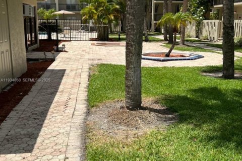 Снять в аренду кондоминиум в Уэст-Палм-Бич, Флорида 1 спальня, 58.06м2, № 1992393 - фото 10