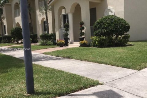 Adosado en alquiler en Homestead, Florida, 3 dormitorios № 2026729 - foto 9