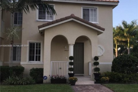 Adosado en alquiler en Homestead, Florida, 3 dormitorios № 2026729 - foto 10