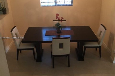 Adosado en alquiler en Homestead, Florida, 3 dormitorios № 2026729 - foto 16