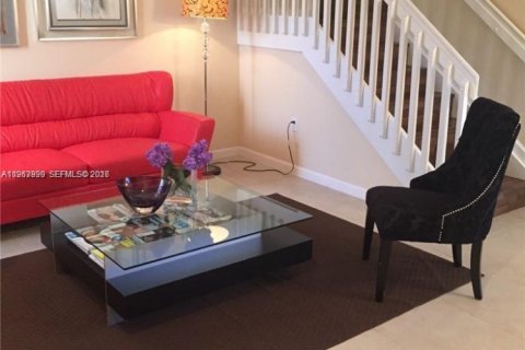 Adosado en alquiler en Homestead, Florida, 3 dormitorios № 2026729 - foto 3