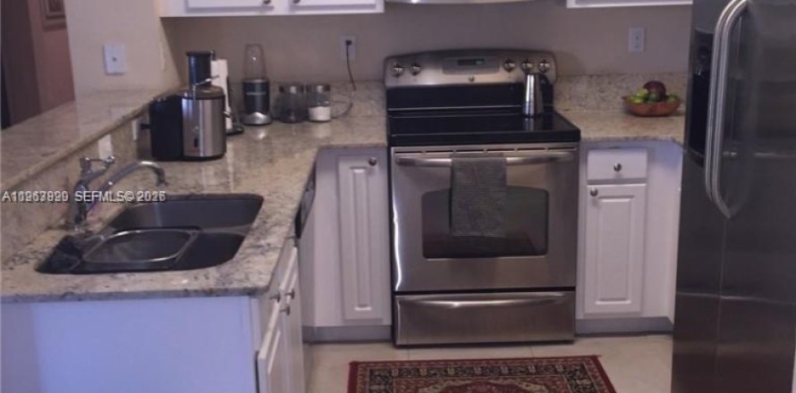 Adosado en Homestead, Florida 3 dormitorios № 2026729