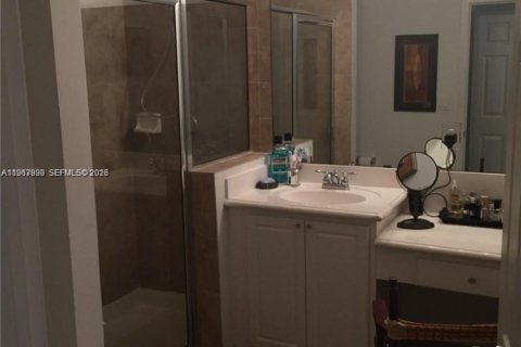 Adosado en alquiler en Homestead, Florida, 3 dormitorios № 2026729 - foto 5