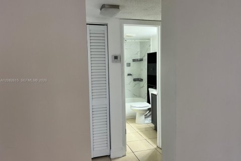 Apartment in Pembroke Pines, Florida 1 bedroom, 64.01 sq.m. № 2365410 - photo 11