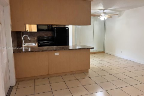 Apartment in Pembroke Pines, Florida 1 bedroom, 64.01 sq.m. № 2365410 - photo 8