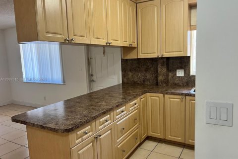 Apartment in Pembroke Pines, Florida 1 bedroom, 64.01 sq.m. № 2365410 - photo 6