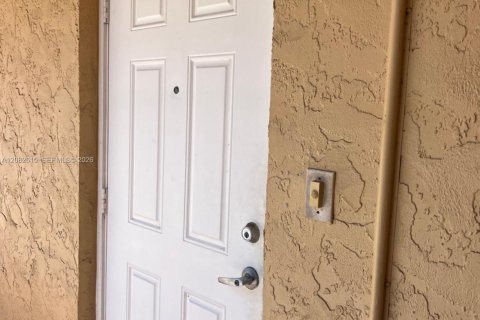 Apartment in Pembroke Pines, Florida 1 bedroom, 64.01 sq.m. № 2365410 - photo 24