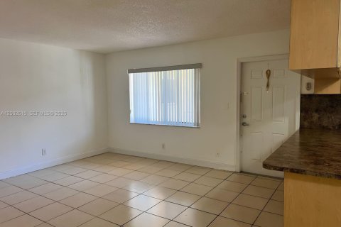 Apartment in Pembroke Pines, Florida 1 bedroom, 64.01 sq.m. № 2365410 - photo 3