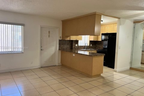 Apartment in Pembroke Pines, Florida 1 bedroom, 64.01 sq.m. № 2365410 - photo 23