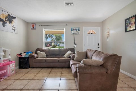 Villa ou maison à vendre à Orlando, Floride: 3 chambres, 108.42 m2 № 2280038 - photo 4