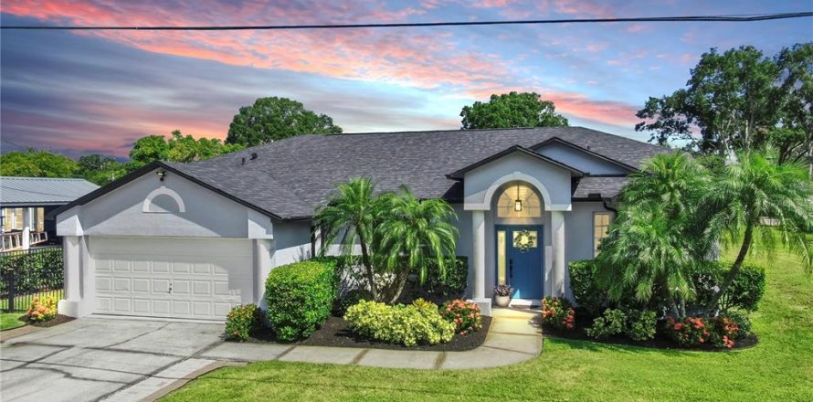 Casa en Land O' Lakes, Florida 3 dormitorios, 182.09 m2 № 1901489