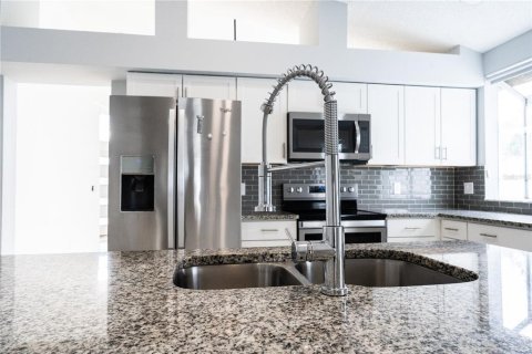 Casa en venta en Orlando, Florida, 4 dormitorios, 177.54 m2 № 2092317 - foto 11