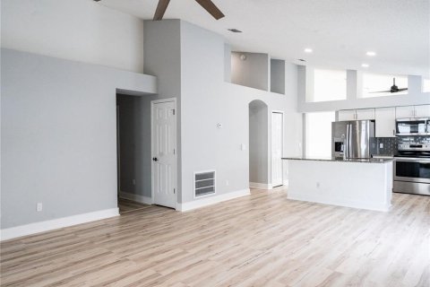 Casa en venta en Orlando, Florida, 4 dormitorios, 177.54 m2 № 2092317 - foto 13