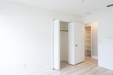 Casa en venta en Orlando, Florida, 4 dormitorios, 177.54 m2 № 2092317 - foto 16