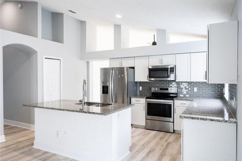 Casa en venta en Orlando, Florida, 4 dormitorios, 177.54 m2 № 2092317 - foto 9
