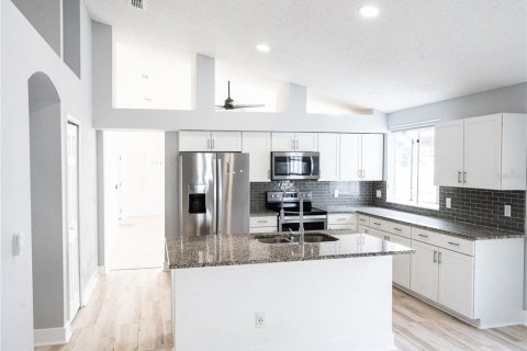 Casa en venta en Orlando, Florida, 4 dormitorios, 177.54 m2 № 2092317 - foto 8