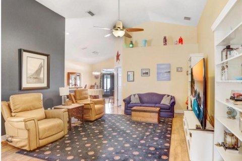 House in Zephyrhills, Florida 3 bedrooms, 151.62 sq.m. № 1884608 - photo 6