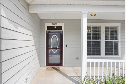 House in Zephyrhills, Florida 3 bedrooms, 151.62 sq.m. № 1884608 - photo 3